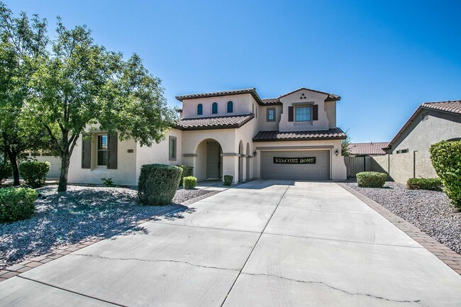 Building Photo - Beautiful 4 Bed, 3 Bath Home with Private Pool in Chandler