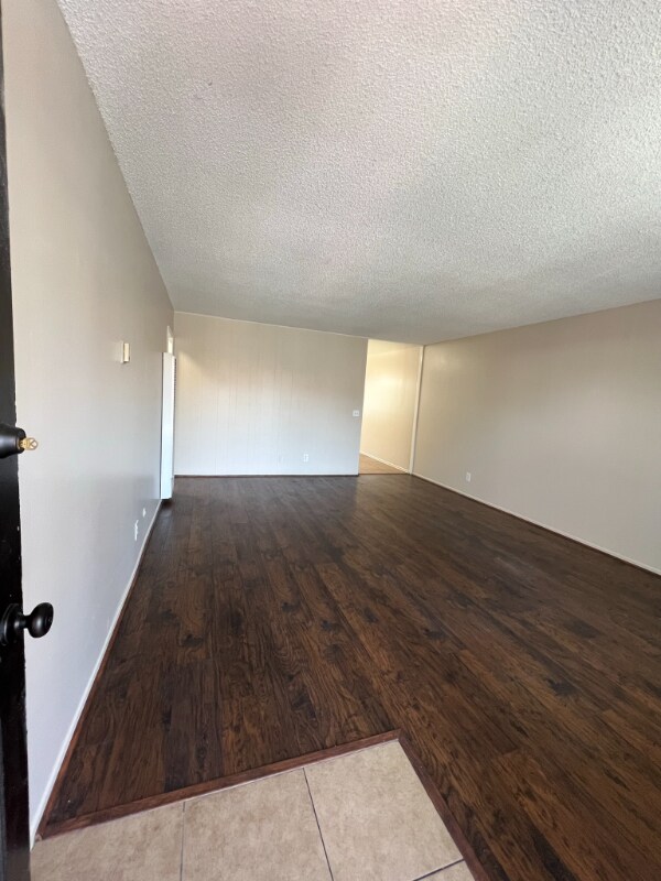 Foto del edificio - 900 S Highland Ave