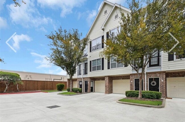 Building Photo - 9200 Westheimer Rd