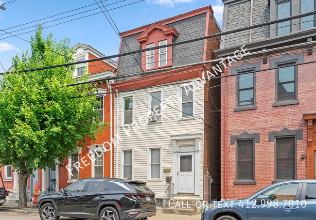 Foto del edificio - 2325 Sarah St