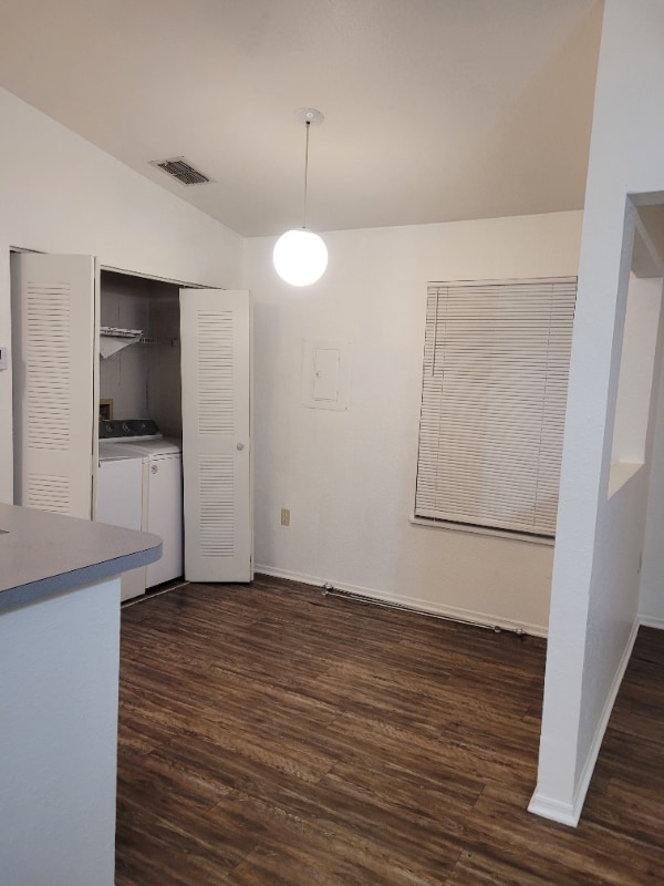 Photo - 1603 Columbus Arms Cir Apartment