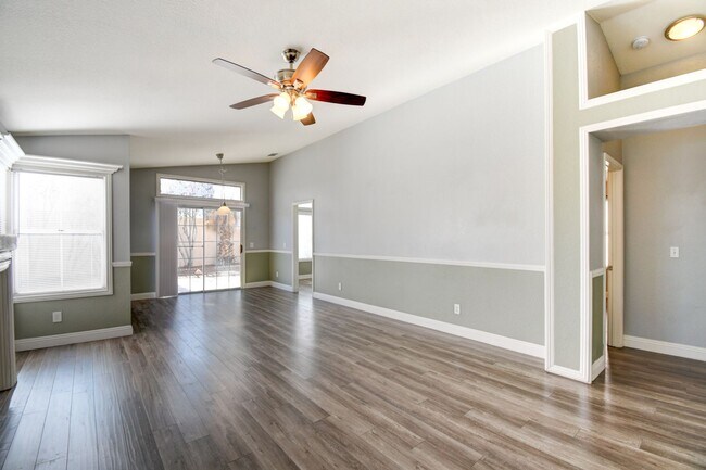 Building Photo - Charming 3-bedroom 2-bathroom home