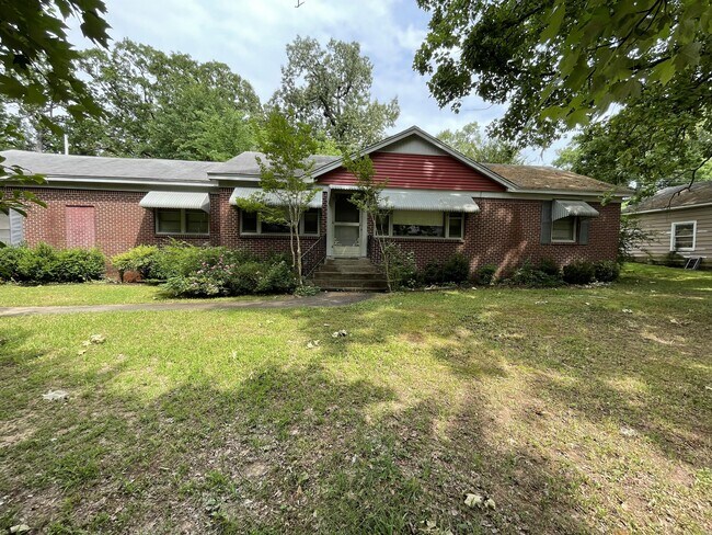 Building Photo - 1200 N 56th Terrace