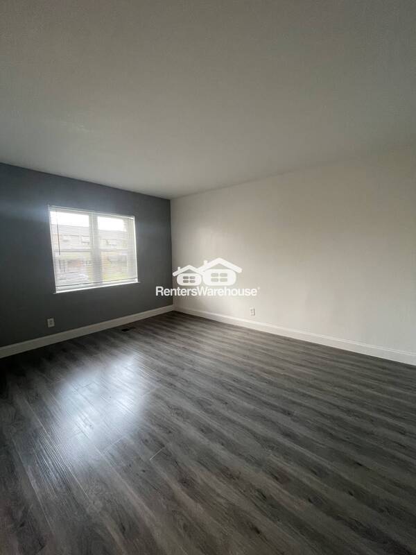 Building Photo - 1514 N Decker Ave