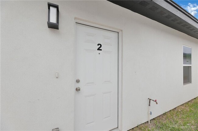 Building Photo - 18 E 24th St