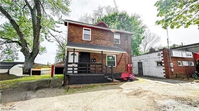 Building Photo - 958 E Wilbeth Rd