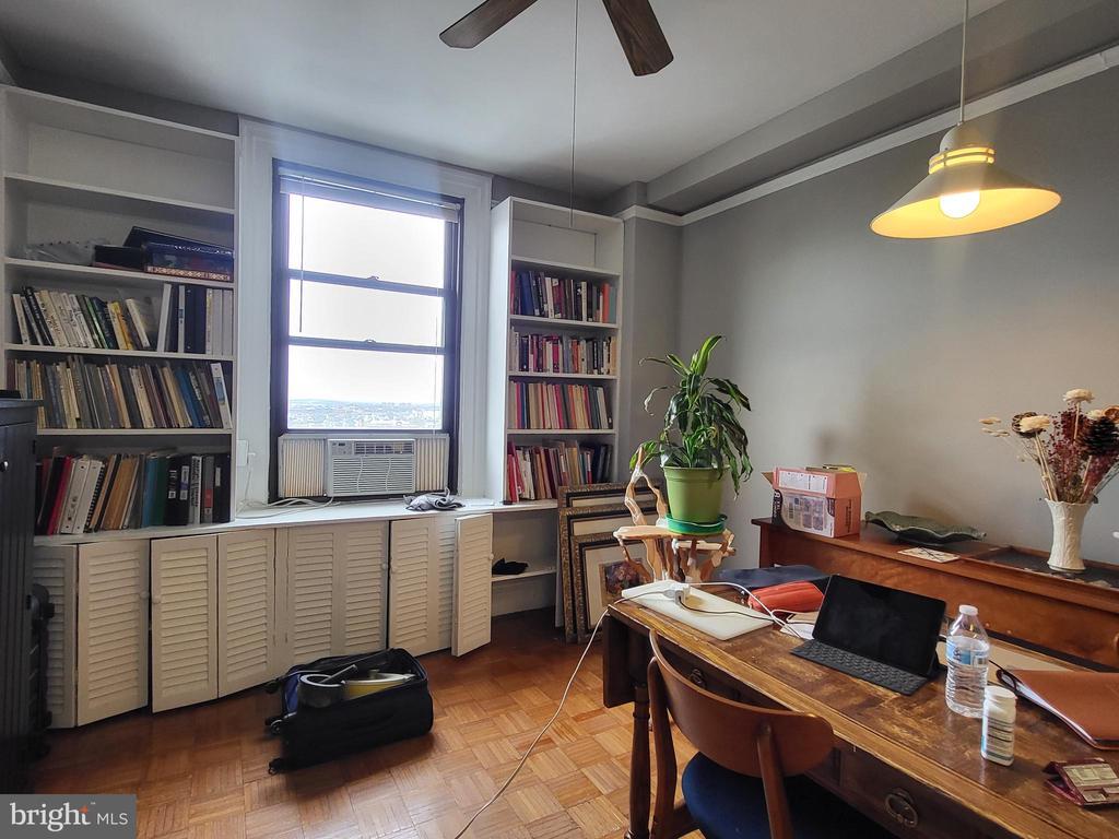 Foto principal - 2031 Locust St