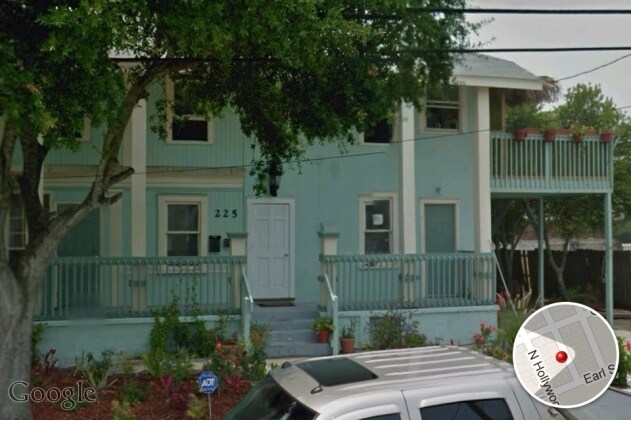 Primary Photo - 225 N Oleander Ave