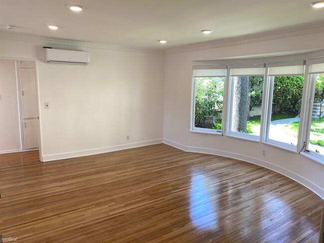 Building Photo - 3318 Rowena Ave