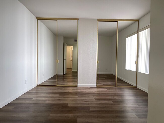 Foto del edificio - 15215 Magnolia Blvd