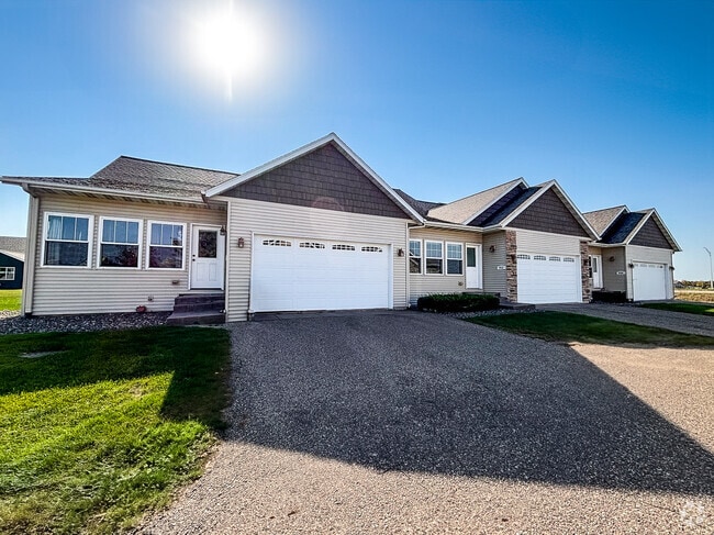 Building Photo - 958 Parkland Dr