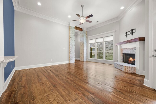 Foto del edificio - 16303 Fort Jackson St