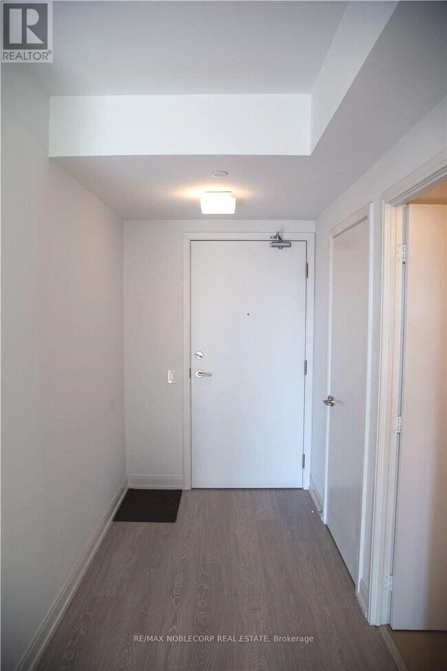 Photo du bâtiment - 181-181 Dundas St E