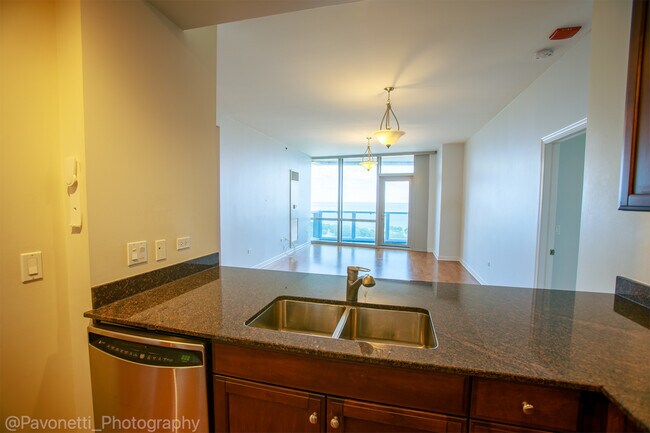 Foto del edificio - 1211 S Prairie Ave