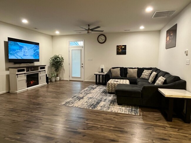 Foto del edificio - 4002 Carrie Ml Xing