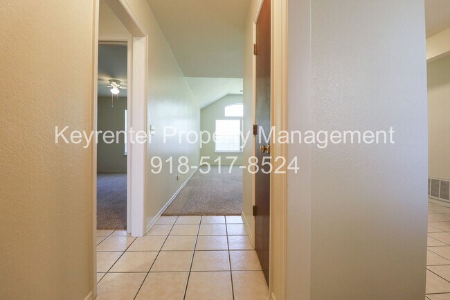 Foto del edificio - 2 Bed 1 Bath House in Claremore