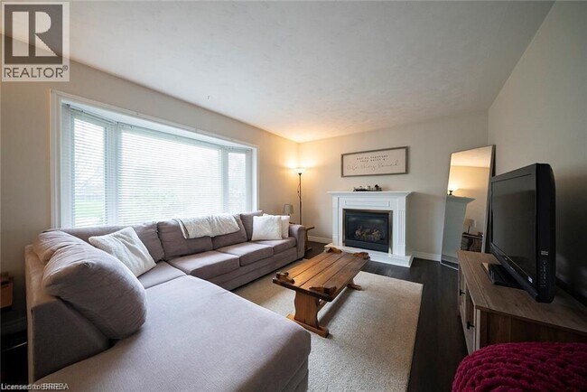 Photo du bâtiment - 49 Forsythe Ave