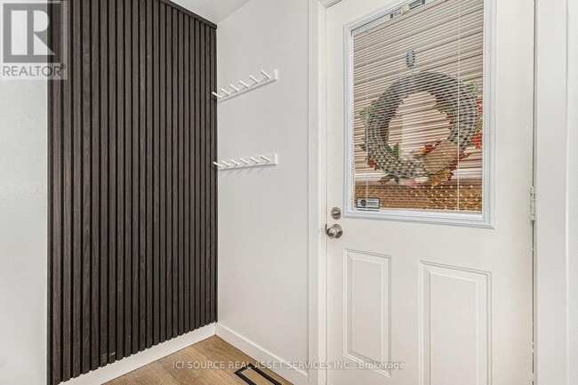 Photo du bâtiment - 1665 Teakdale Ave