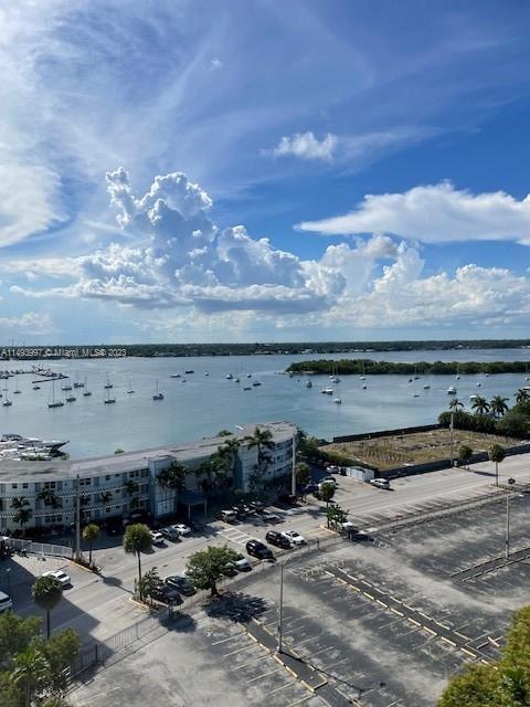 Building Photo - 7900 Harbor Island Dr