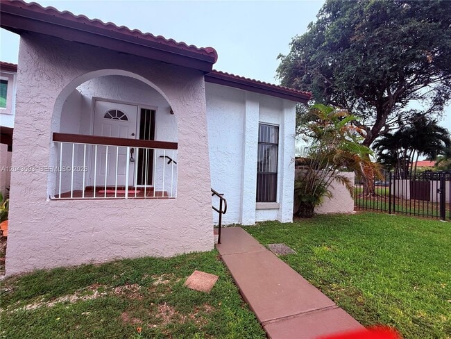 Foto del edificio - 9909 NW 9th St Cir