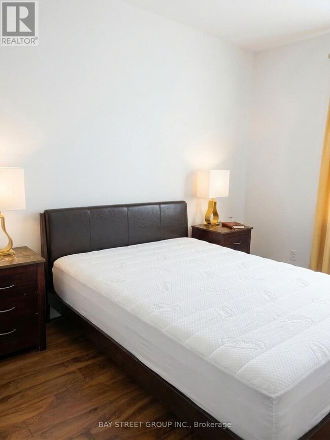 Building Photo - 65 Gloucester St