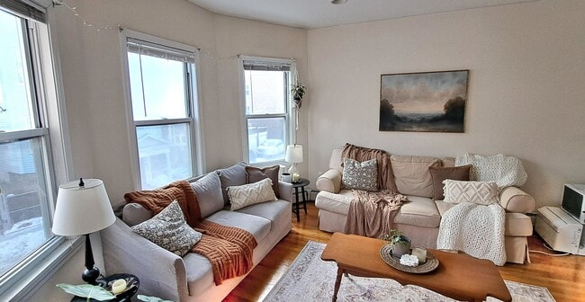 Photo - 143 Hillside St Apartment