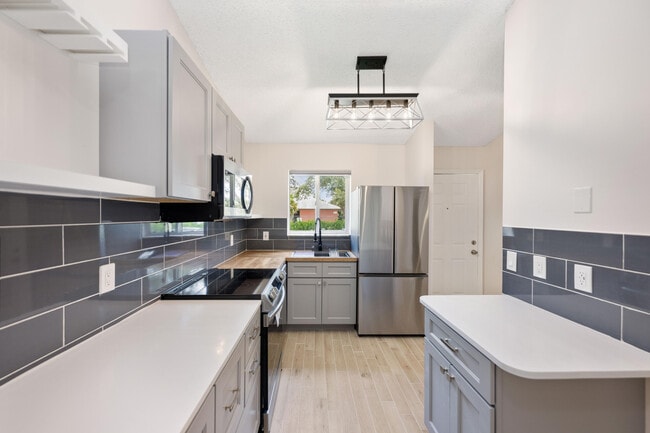 Foto del edificio - 5214 Stacy St