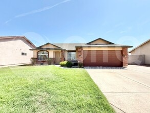 Building Photo - 2321 E Remington Pl