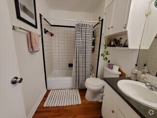 Building Photo - 1126 Hollow Creek Dr