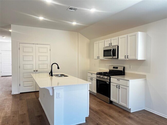 Foto del edificio - 3433 Little Creek Dr