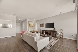 Building Photo - 4521 San Felipe St