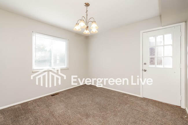 Building Photo - 5620 Northford Rd