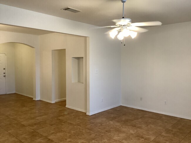 Building Photo - 734 Victoria Drive