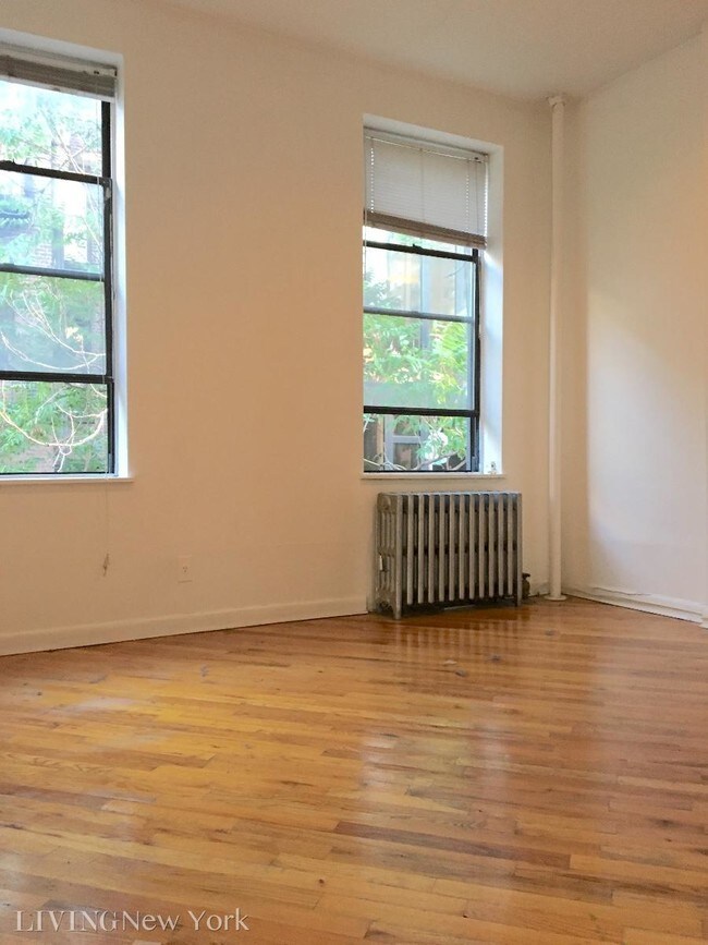 Building Photo - 306 E 86th St