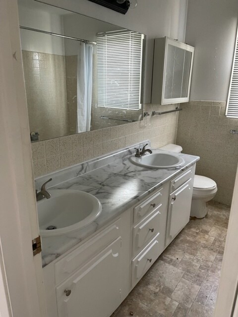 Foto del edificio - 610 W Main St