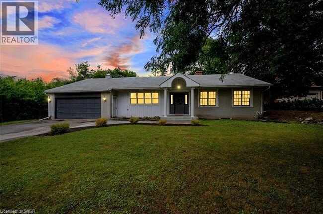 Building Photo - 120 Riverbank Dr