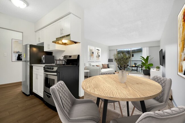 Building Photo - Hyland Manor Apartments