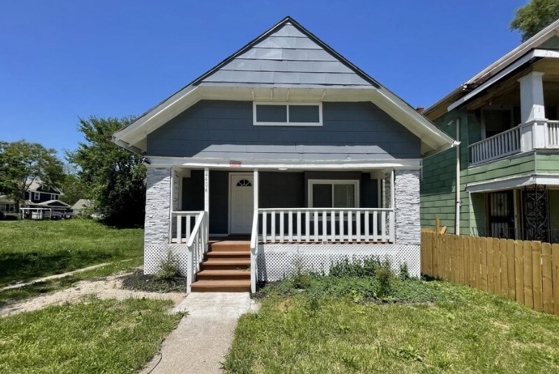 Primary Photo - 2404 E 35th St