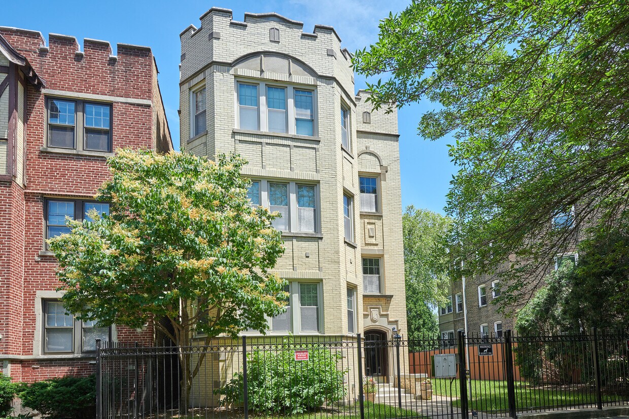 Primary Photo - 5439 N Campbell Ave
