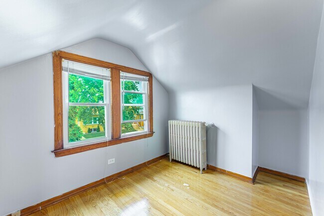 Foto del edificio - 6255 W School St