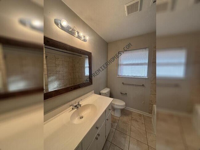 Foto del edificio - 6816 W 32nd St