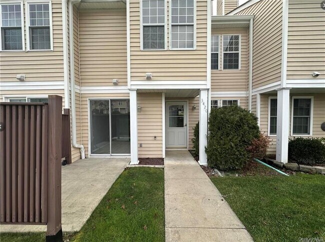 Building Photo - 3420 Whispering Hills Dr