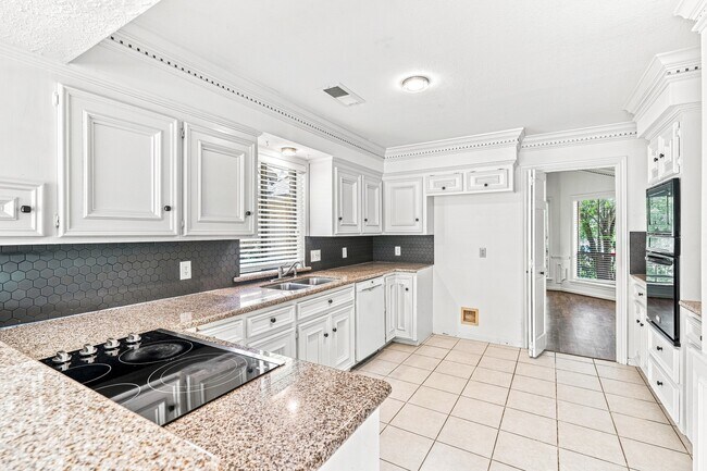Building Photo - 15907 Spring Forest Dr