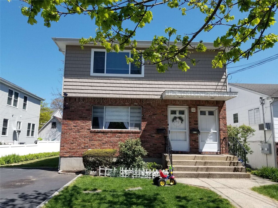 Primary Photo - 52 Juniper Rd