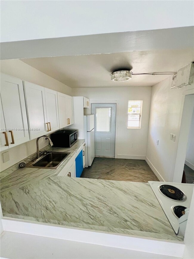 Foto del edificio - 251 NE 187th St