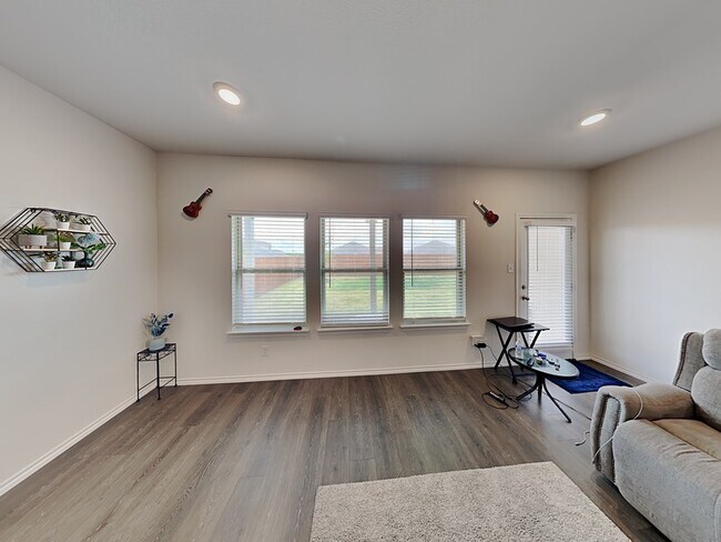 Photo - 713 Glover Dr House