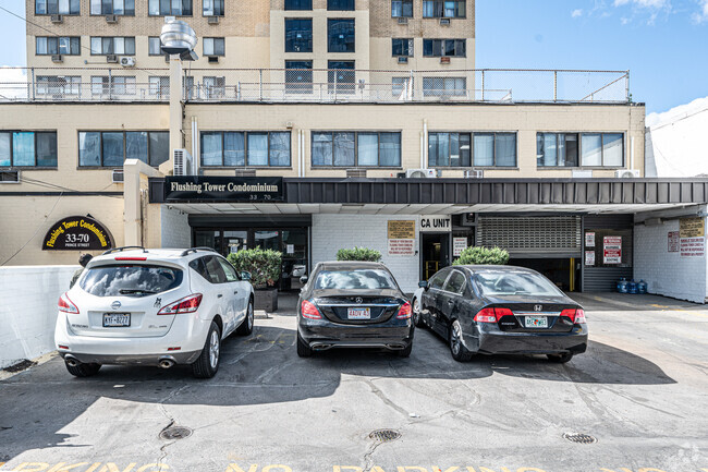 Foto del edificio - Flushing Tower Condo