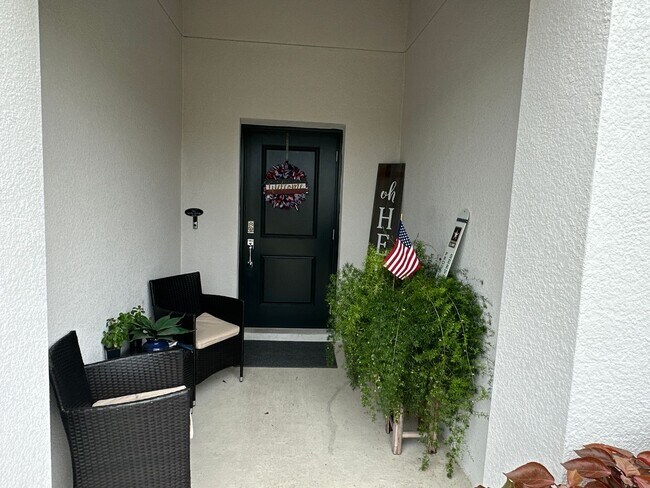 Foto del edificio - Beautiful 4 bedroom, 2 bathroom home near Legoland