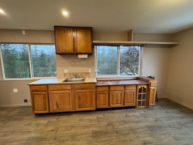 Building Photo - 28305 99th Ave SW