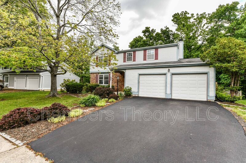 Primary Photo - 1721 Whitewood Ln
